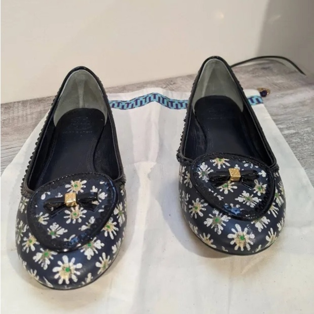 Tori Burch navy print gold bow leather flat